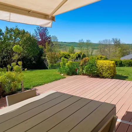 Maison Confortable à Avec Jardin Hébergement de vacances *