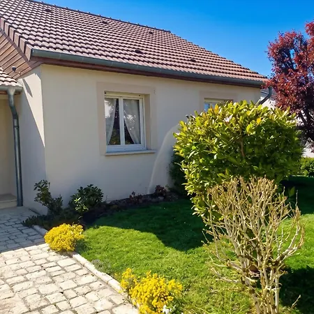 Maison Confortable à Avec Jardin Hébergement de vacances Verdun