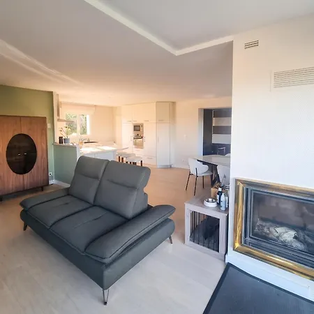 Maison Confortable à Avec Jardin Hébergement de vacances *