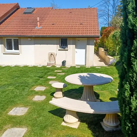 Maison Confortable à Avec Jardin Verdun